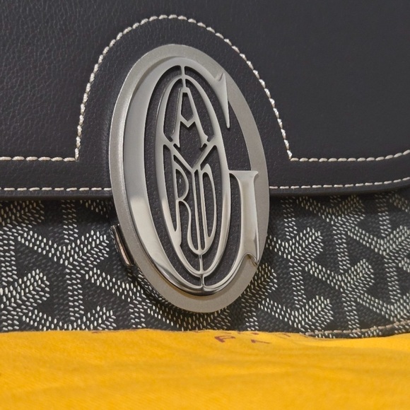 Goyard Goyardine 233 PM Shoulder Bag in Grey (Includes dust bag) NEW - Picture 5 of 16